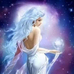 Meet your Posher, Cecelia